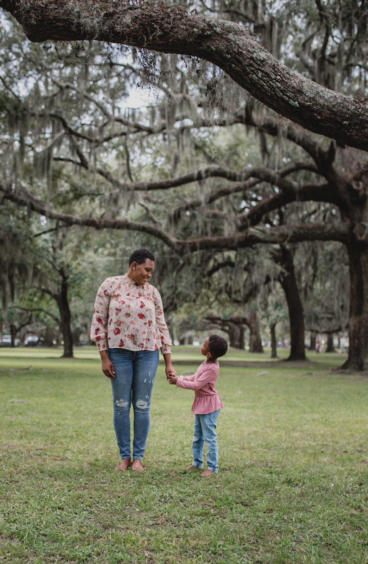 Savannah Tybee family photography photographer downtown savannah Daffin park  mommy and me session mom and daughter 